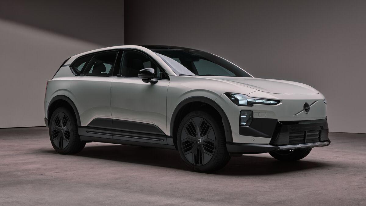 2028-volvo-ex60-cross-country