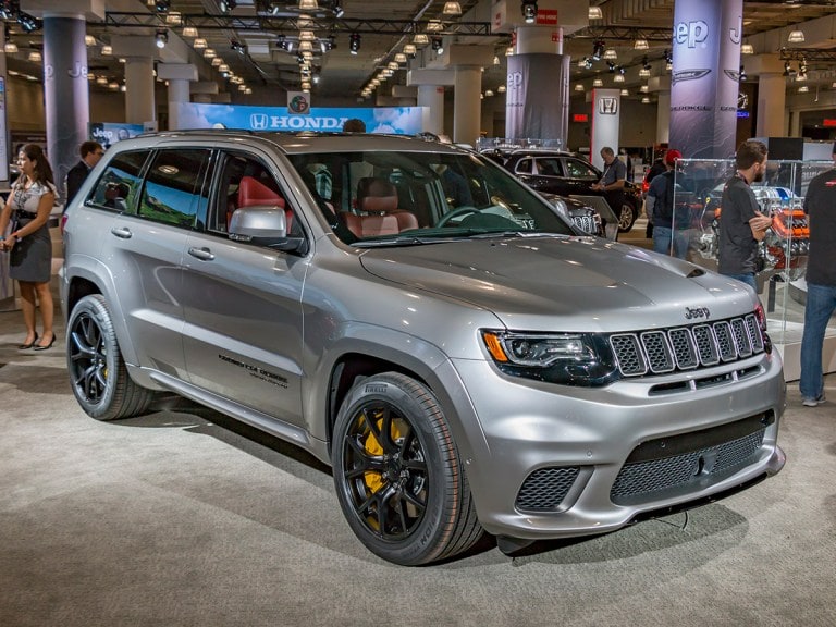 18 Jeep Grand Cherokee Trackhawk Suv With A Hellcat Heart Kelley Blue Book