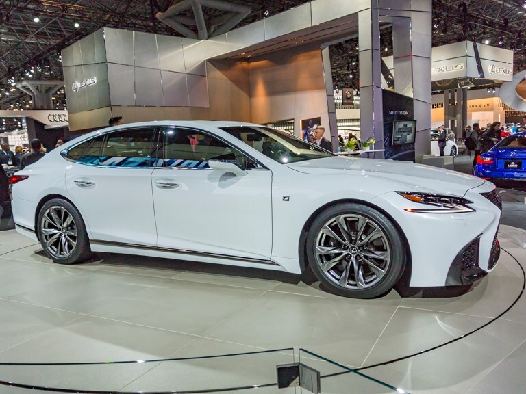 18 Lexus Ls 500 F Sport Adds Edge To Elegance Kelley Blue Book