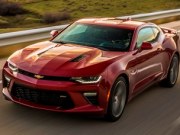 Chevrolet Camaro vs Dodge Challenger