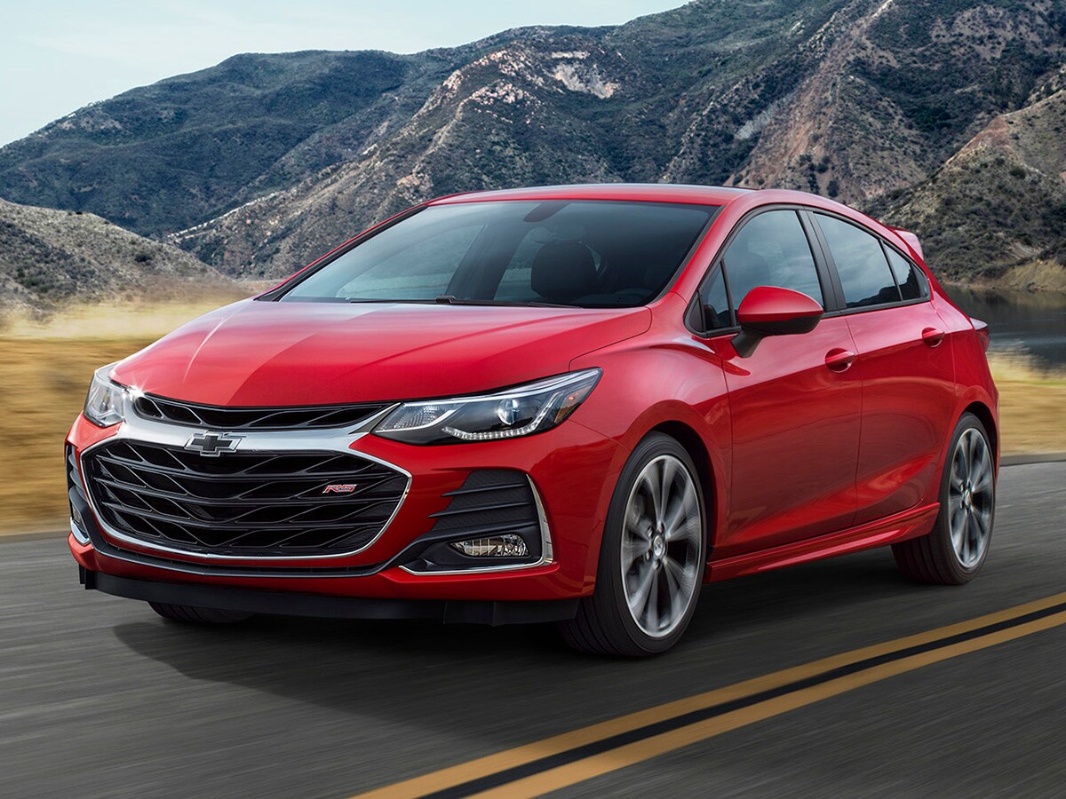 2019 Nissan Sentra vs. 2019 Chevrolet Cruze Comparison | Kelley Blue Book