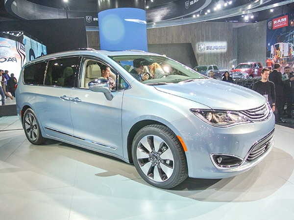 2017 Chrysler Pacifica (+VIDEO)