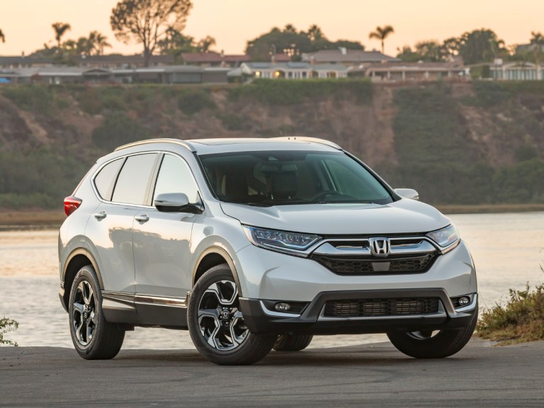 12 Best Family Cars 18 Honda Cr V Kelley Blue Book