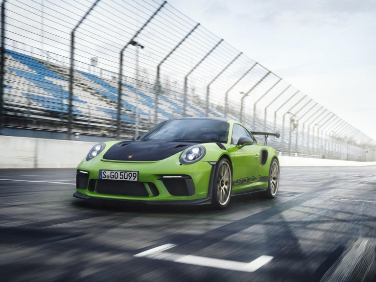 19 Porsche 911 Gt3 Rs Debuts At Geneva Kelley Blue Book